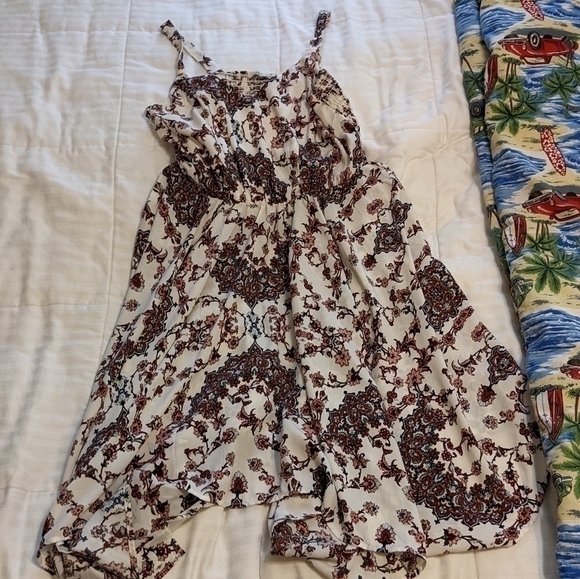 𝅺pretty Asymmetrical sun dress size medium - Picture 1 of 7